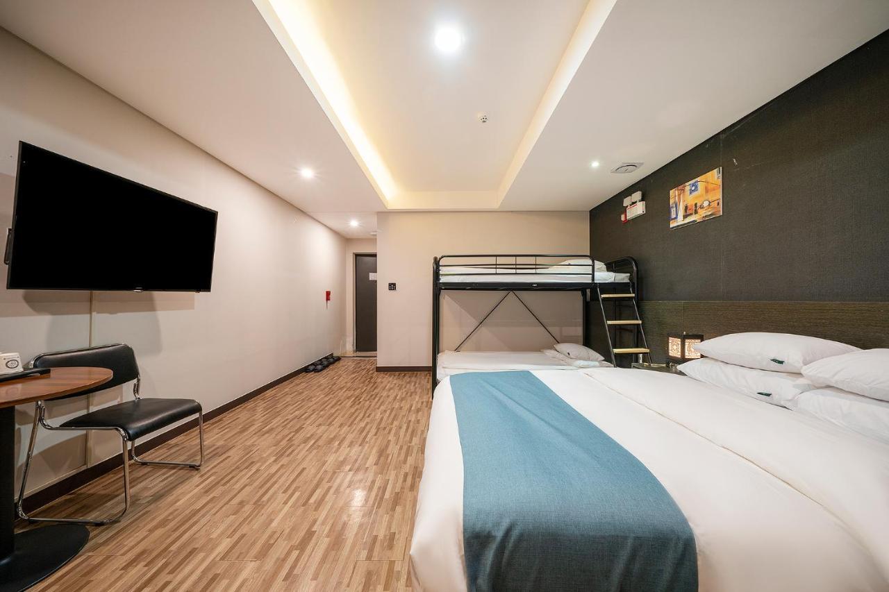 Suwon Dono1796 Hotel Buitenkant foto