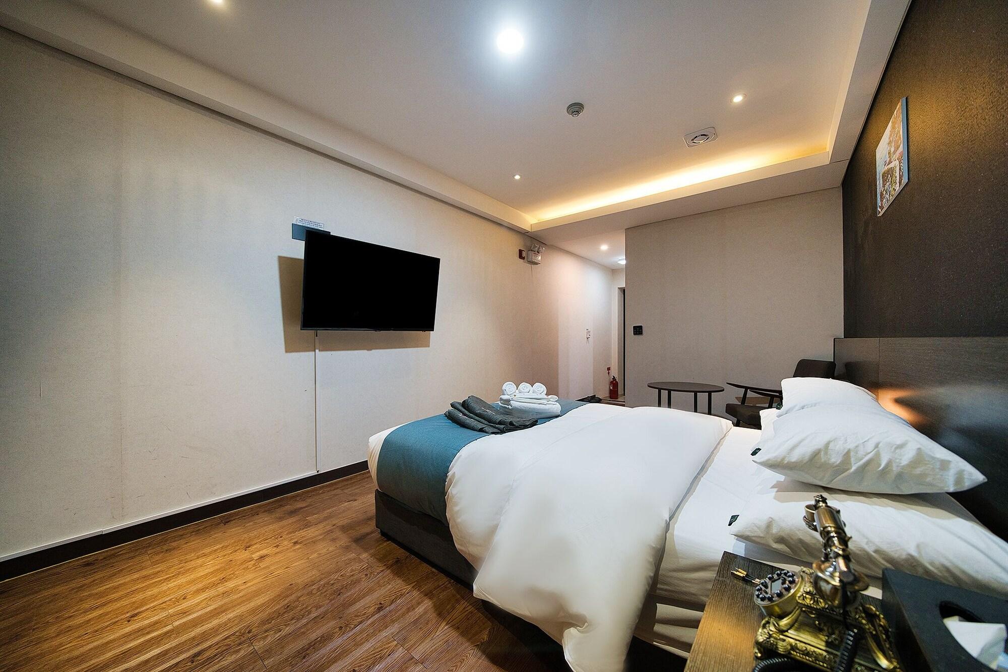 Suwon Dono1796 Hotel Buitenkant foto